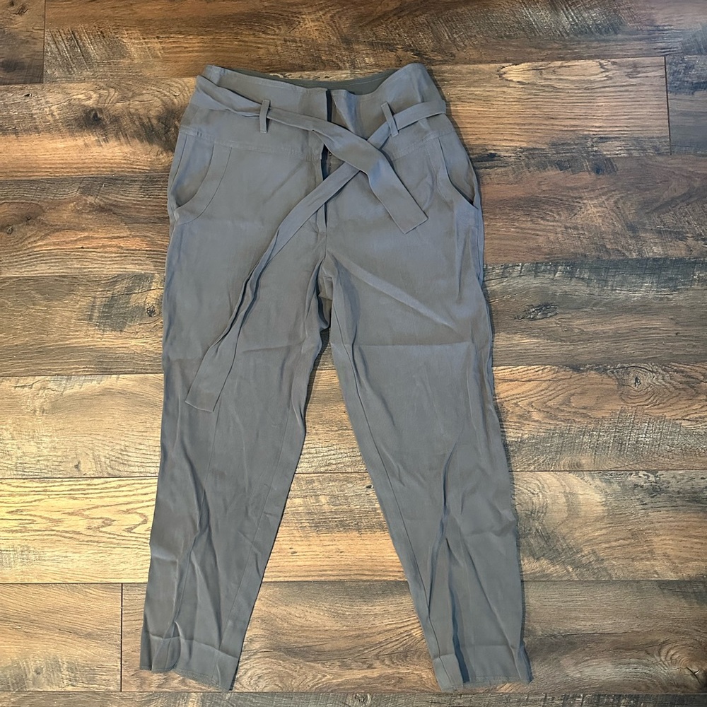 BCBGeneration Gray Cropped Pants